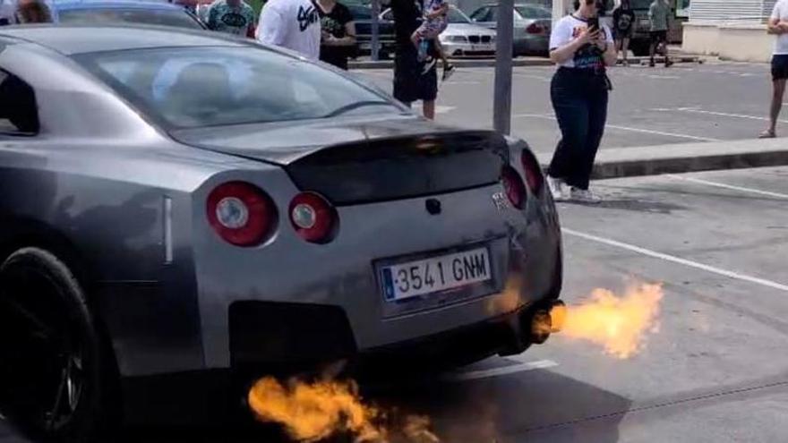Desde un Nissan de 60.000 euros llegado de Japón hasta proyectos hechos en casa: así es el Cars&Coffee de Castelló