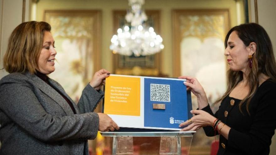 Turistificación, alquiler vacacional y bajos salarios inflaman a los archipiélagos