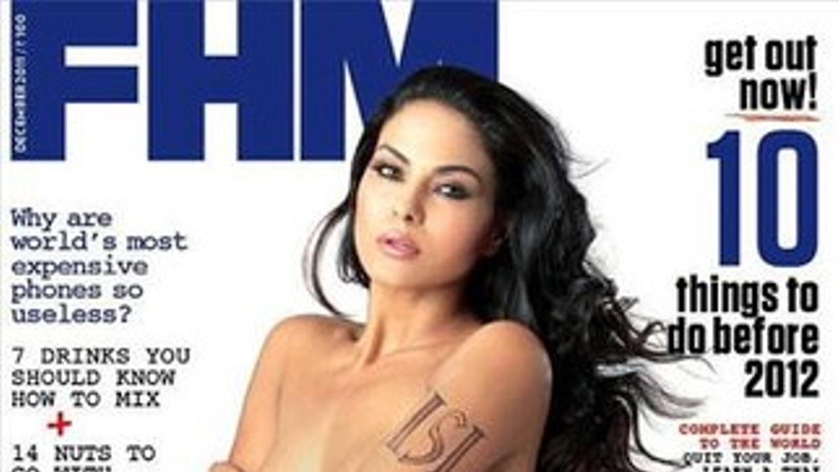 Portada de la revista 'FHM', en la que se ve a Malik posando desnuda.