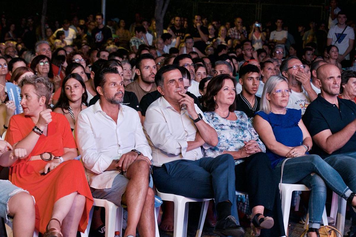 Los vecinos de El Palmar sigue a Alcaraz a través de una pantalla gigante