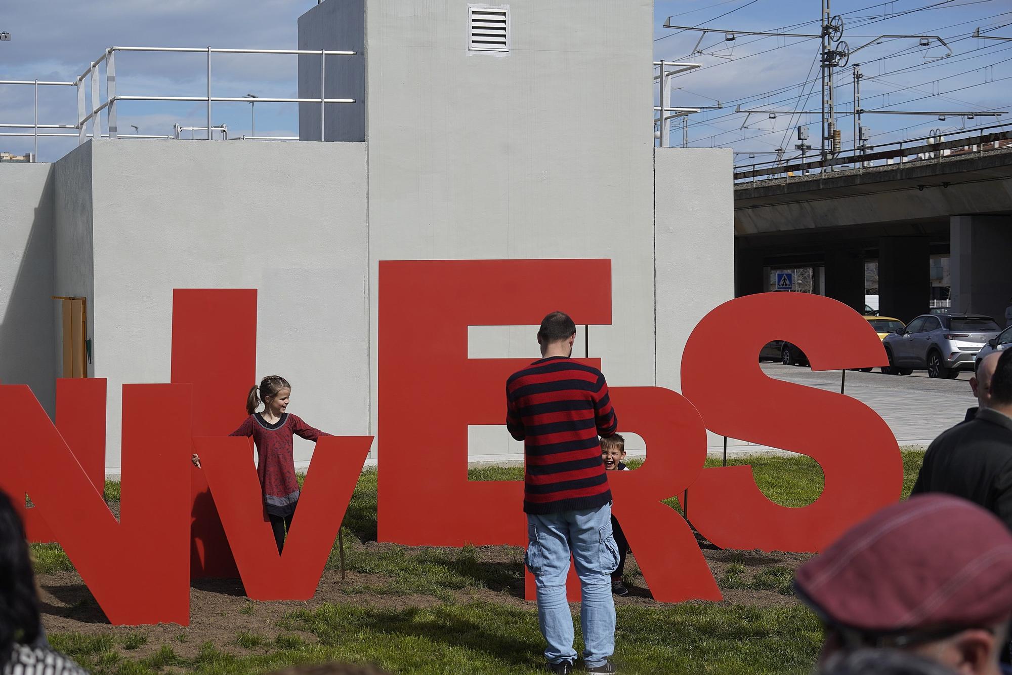 Inauguració de l'escultura "Univers" de Francesc Torres Monsó al parc Central