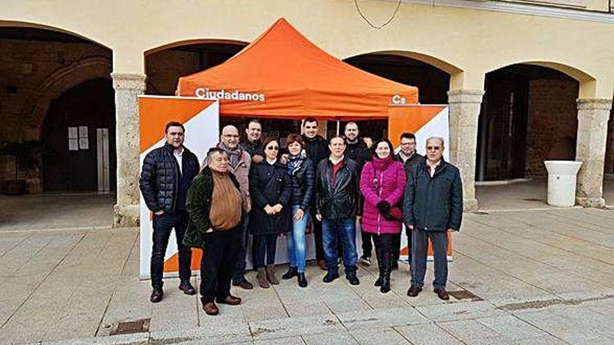 Integrantes y simpatizantes de Ciudadanos.