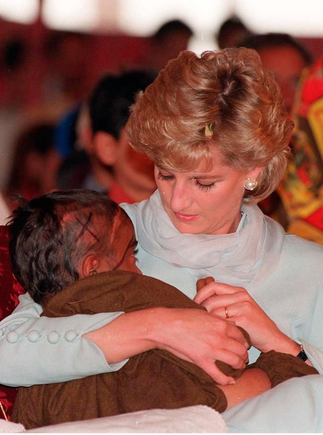 Lady Di en Pakistán en 1996