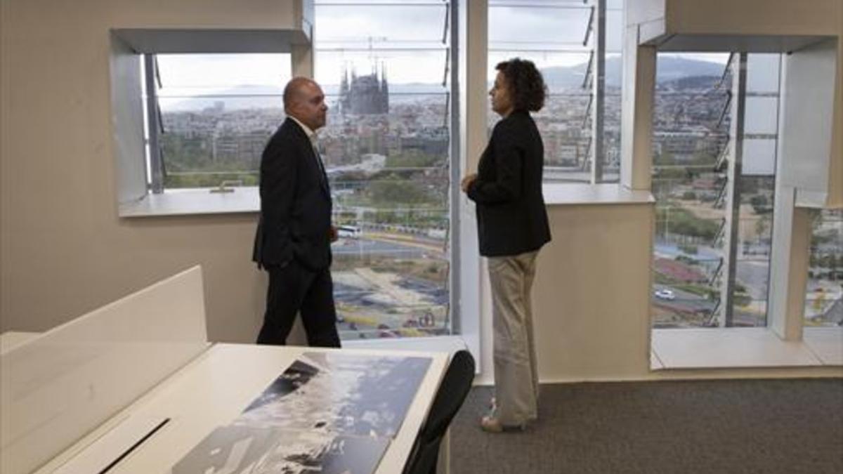 El ministro chipriota y la ministra española, ayer, en la Torre Glòries.