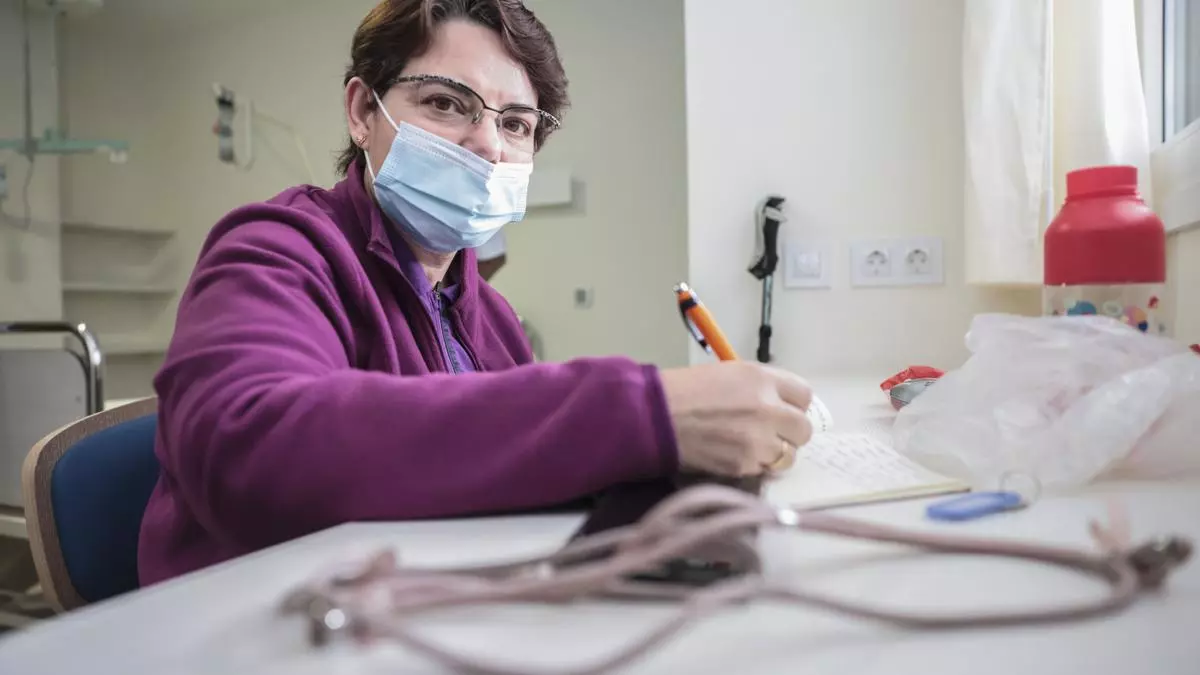 Setenta y tres profesionales atenderán en el Credine a pacientes de ictus, tumores cerebrales o traumatismos craneoencefálicos