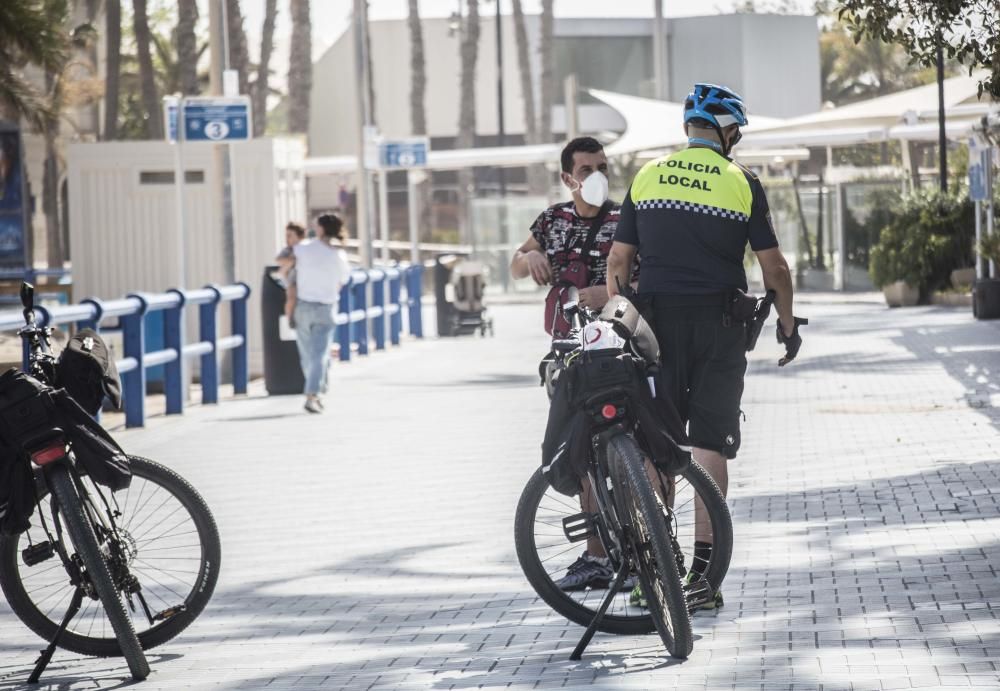 Las playas de Alicante reabren al paseo