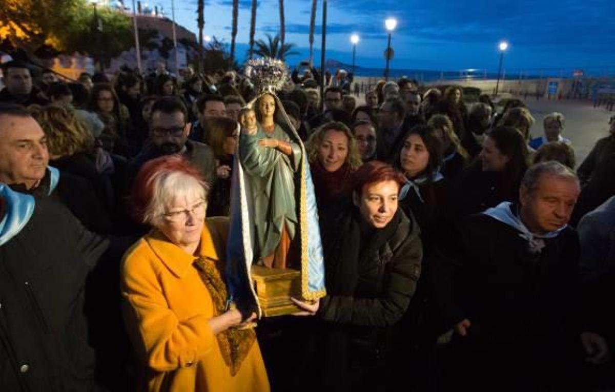 Benidorm honra a su patrona al alba