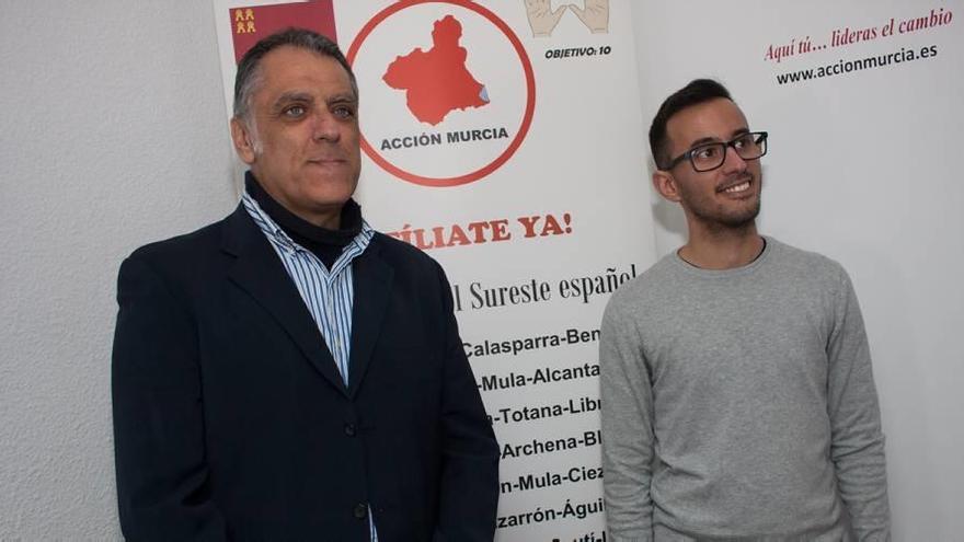 Pau Morell y Juan Carrillo presentaron ayer el nuevo partido regionalista Acción Murcia.