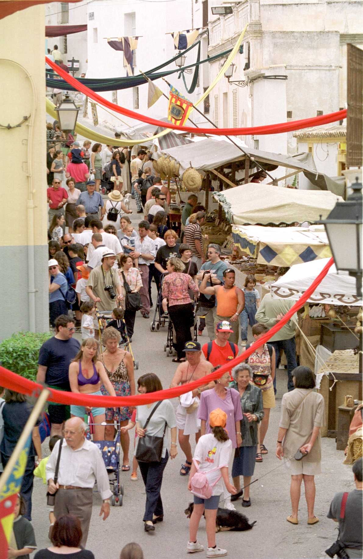 Primera edición en el año 2000 de la Feria Medieval de Ibiza.