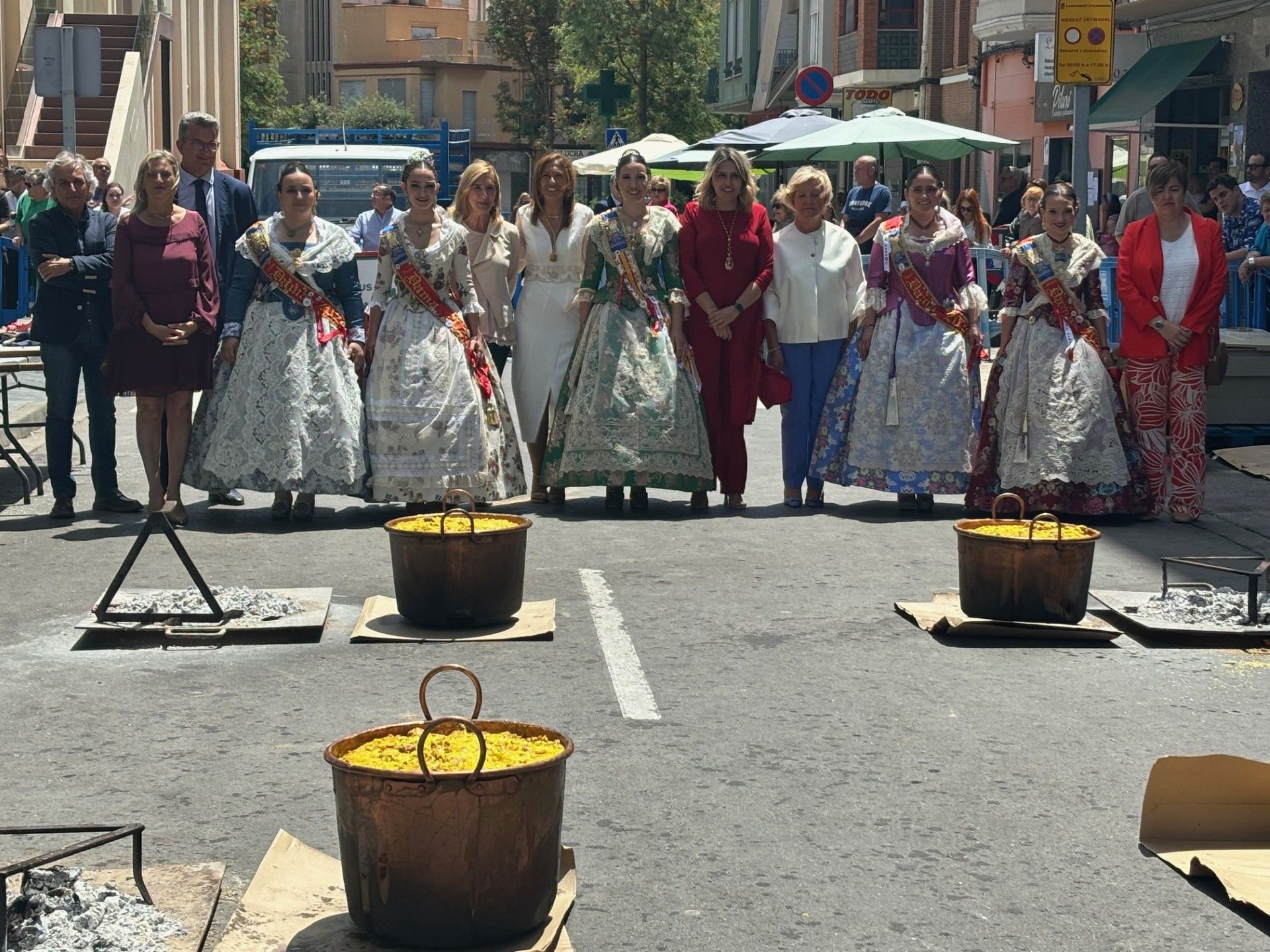 Galería del reparto de arroz de les 'calderes' en el día grande de las fiestas de Almassora