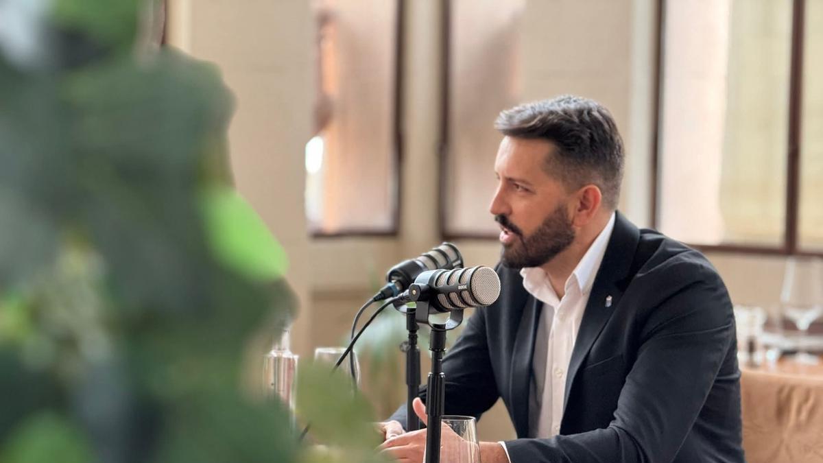 Más allá de la política: un café con Jonathan Domínguez