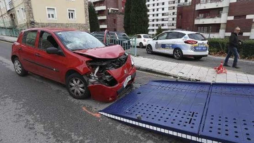 El vehículo de la octogenaria, en la calle Goleta.