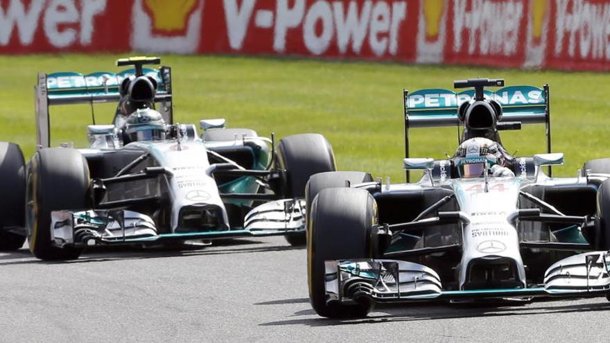 Rosberg y Hamilton en el GP de Bélgica.