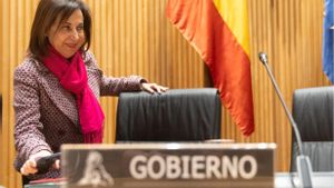 La minstra de Defensa, Margarita Robles, a su llegada a la Comisión Mixta de Seguridad Nacional en el Congreso.