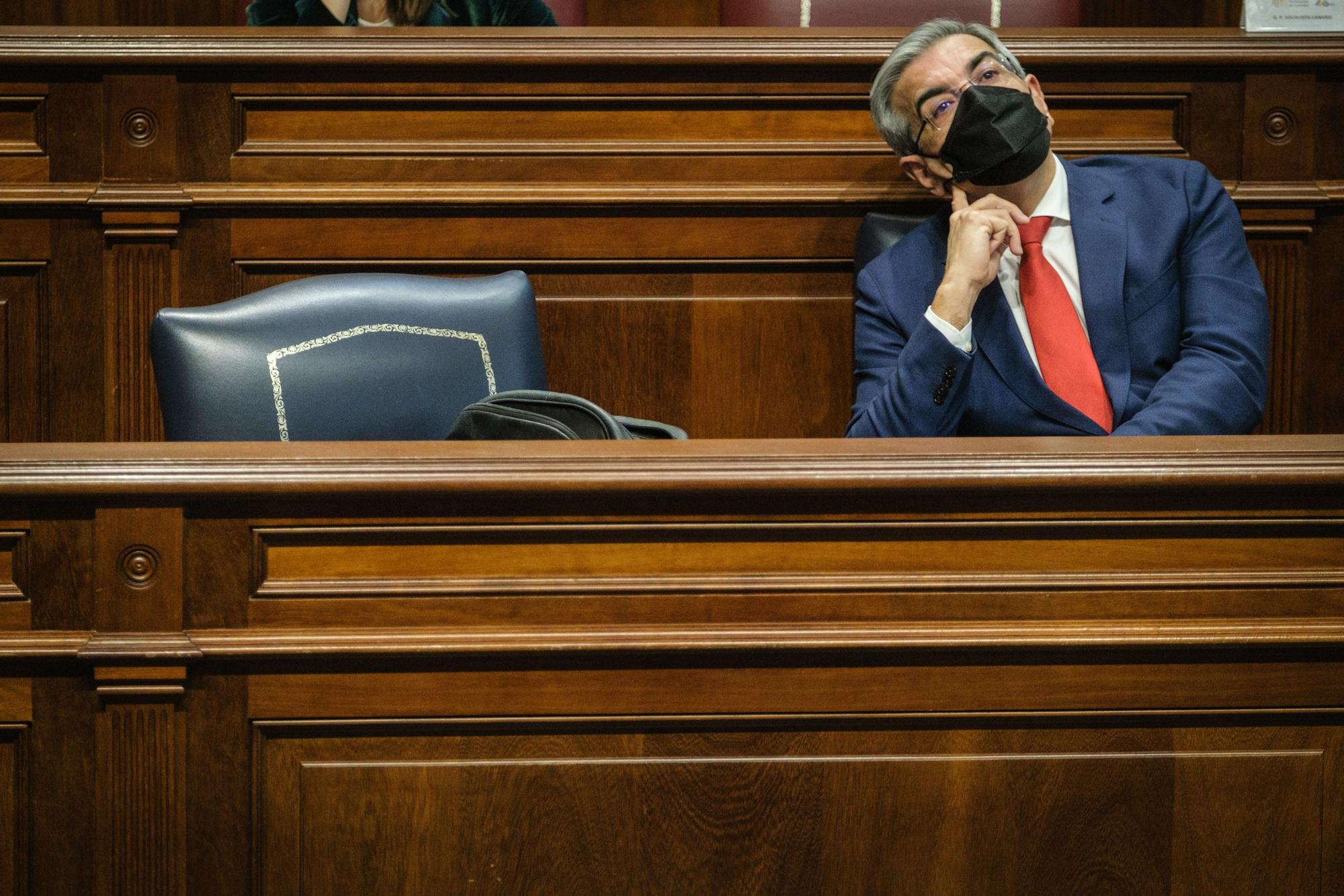 Pleno del Parlamento de Canarias (27/12/2021)