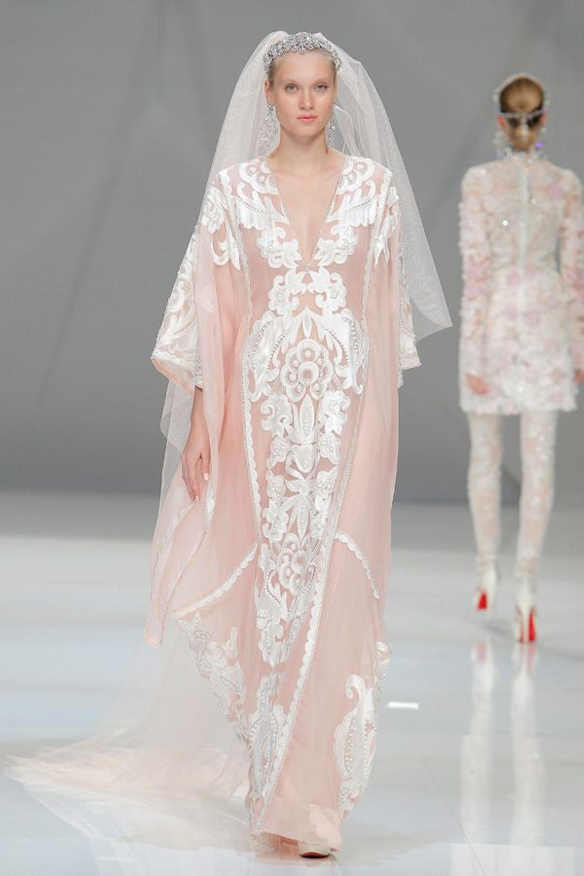 Barcelona Bridal Fashion Week: Naeem Khan