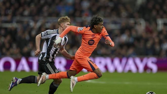 Resumen, goles y highlights del Newcastle 1 - 1 FC Barcelona de la ida de octavos de final de la Champions