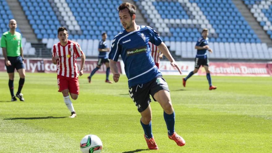 El delantero Carlos Álvarez, en el partido ante el filial del Almería.