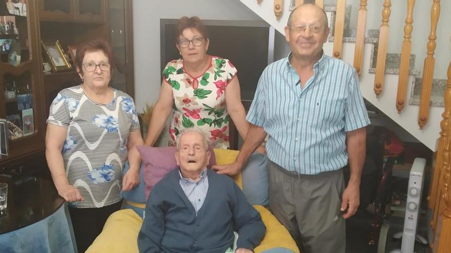 El abuelo de Jumilla cumple 102 años en plena pandemia del coronavirus