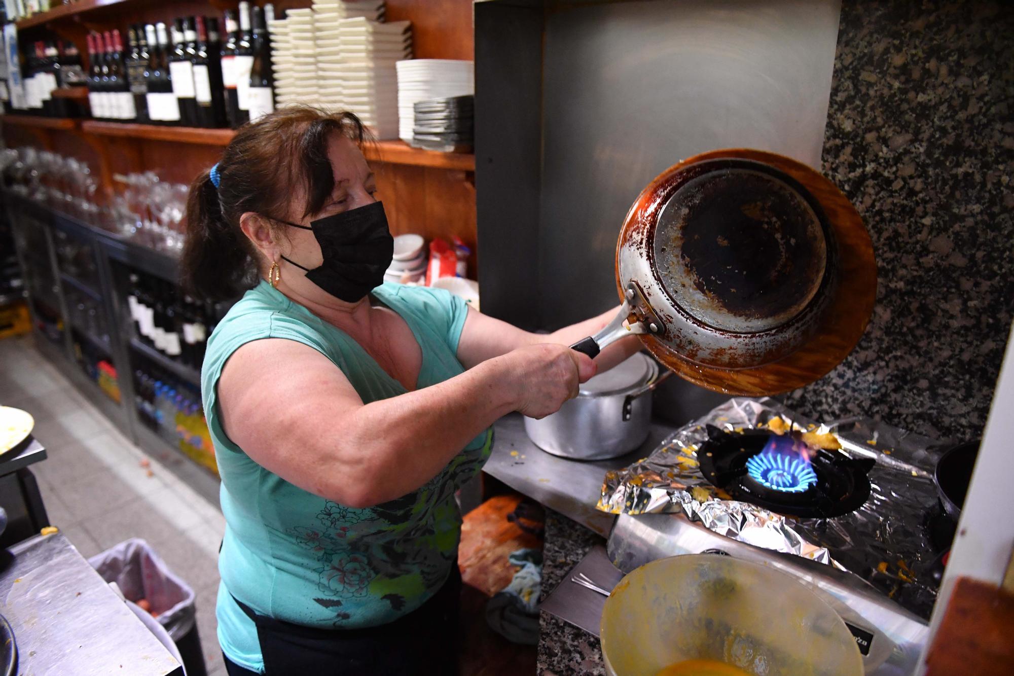 El Bar Galicia logra por primera vez el premio a la mejor tortilla de Betanzos