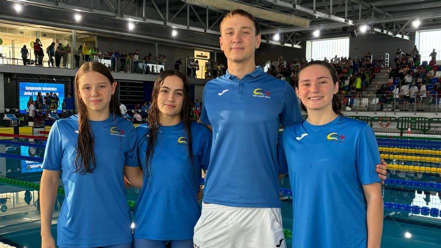 Nadadores del CN Xàtiva en el Campeonato Autonómico, en Castelló de la Plana.