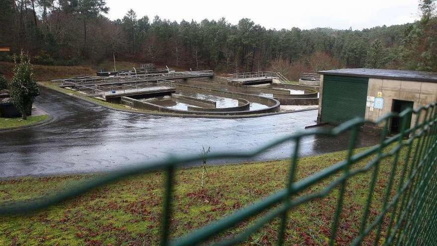 Instalaciones de la planta depuradora de aguas residuales situada en Aguións. // Bernabé / Cris M.V.