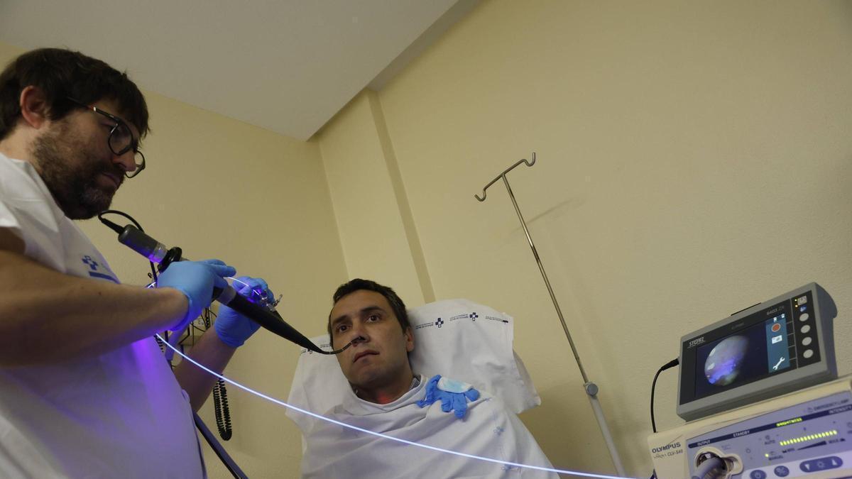 VÍDEO: Así utiliza el Hospital de Cabueñes el láser azul en Otorrinolaringología para patologías benignas de laringe