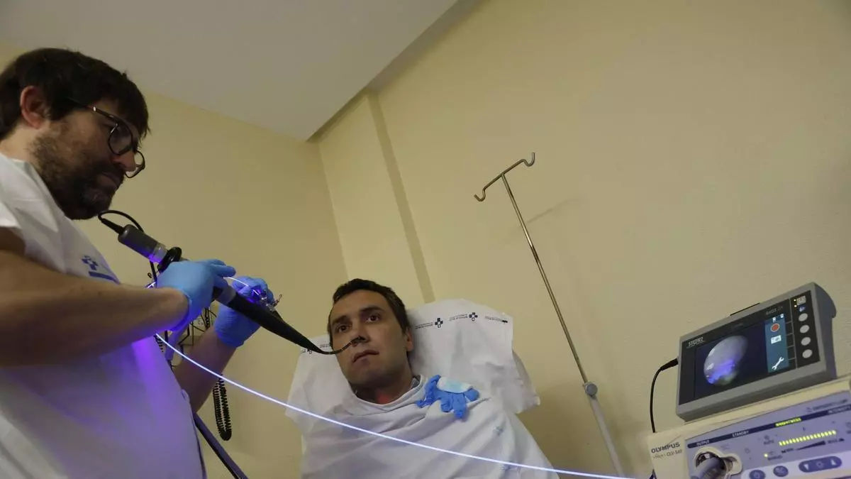 VÍDEO: Así utiliza el Hospital de Cabueñes el láser azul en Otorrinolaringología para patologías benignas de laringe