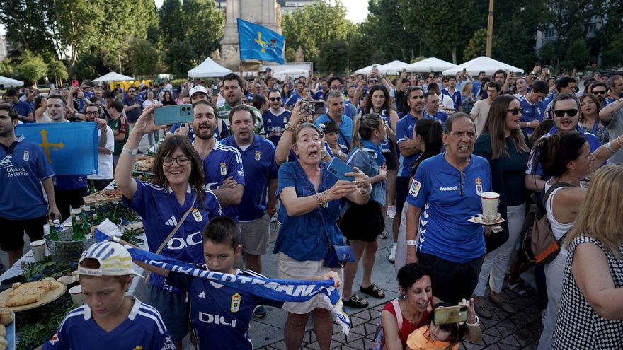 EN IMÁGENES: Así fue la fiesta del ascenso del Real Oviedo en Madrid
