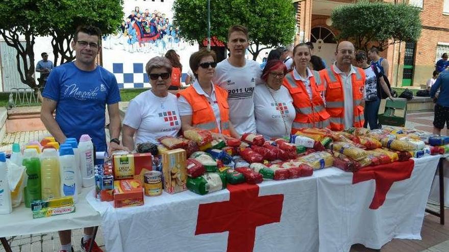 Uno de los eventos de recogida de alimentos para Cruz Roja.