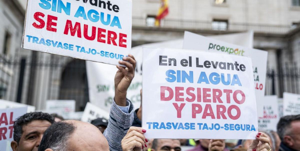 „Ohne Wasser wird der Levante zur Wüste“: Protest am Mittwoch in Madrid.  | F.: EUROPA PRESS