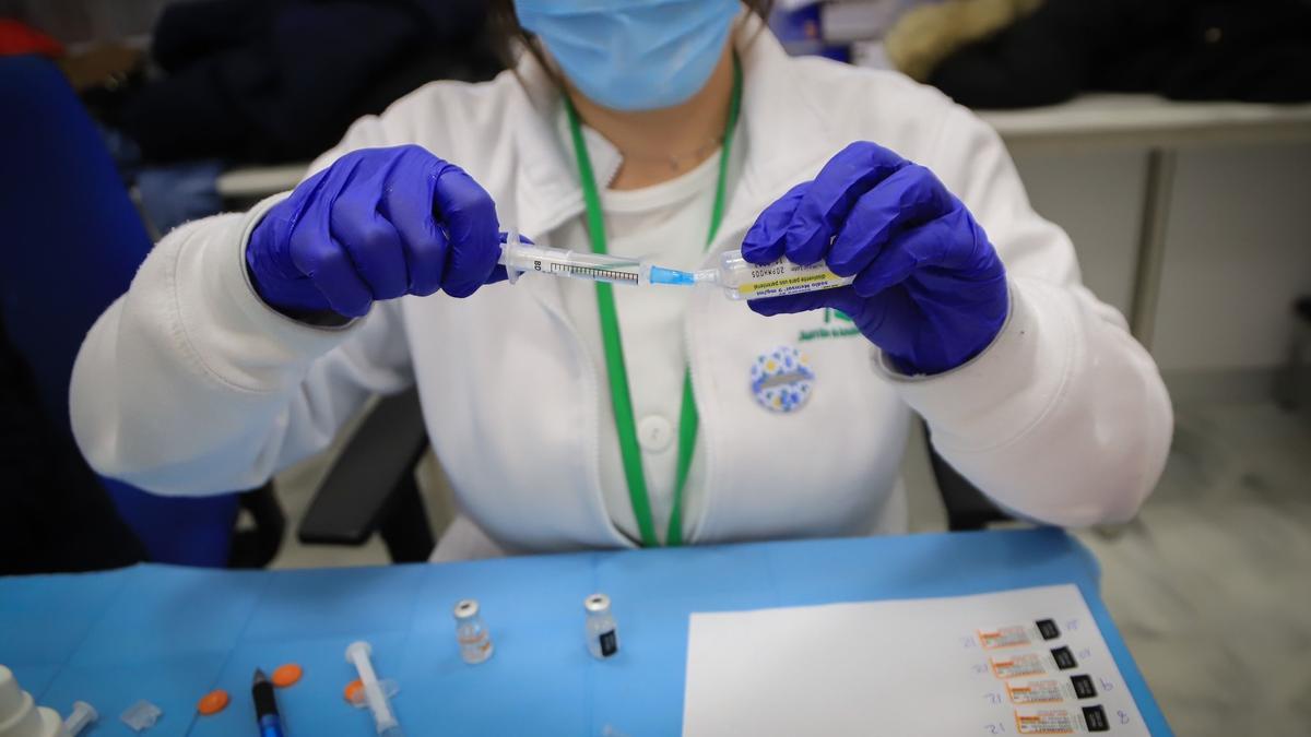 Llegan a España las 200 primeras vacunas contra la viruela del mono.