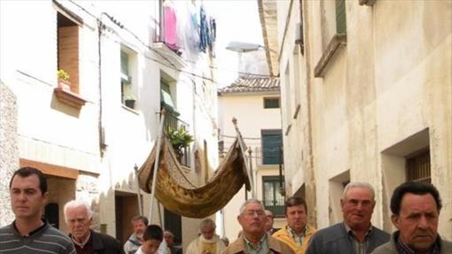 Ainzón conserva el Domingo de Quasimodo