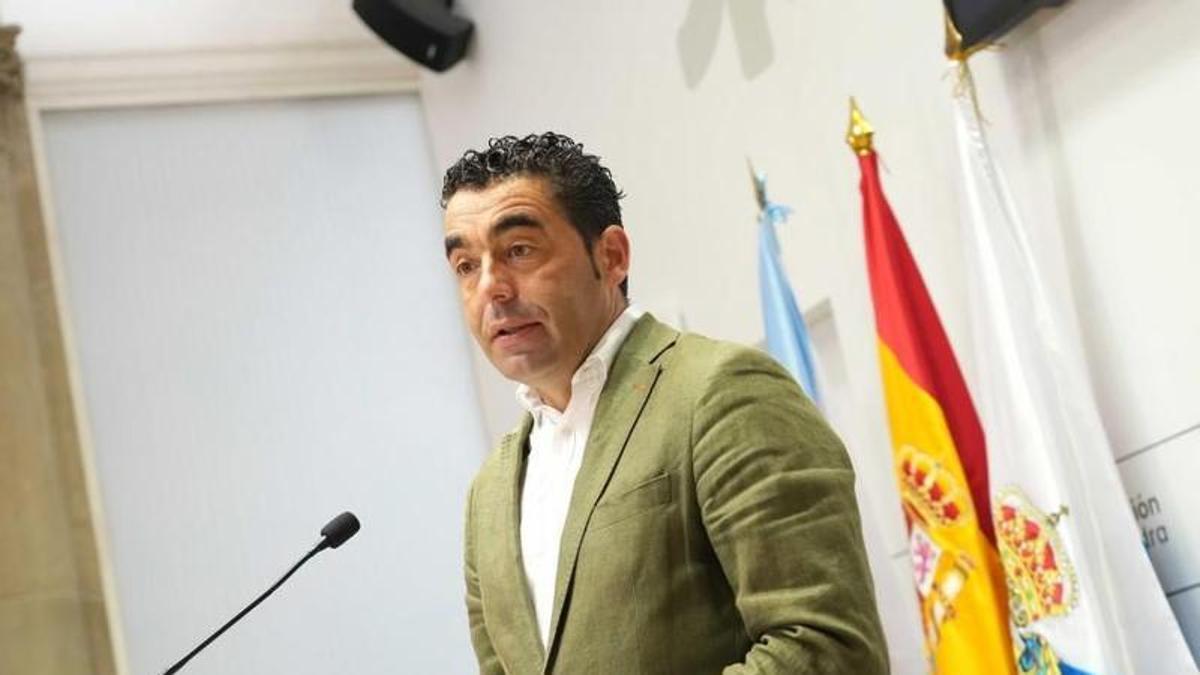 Luis López.