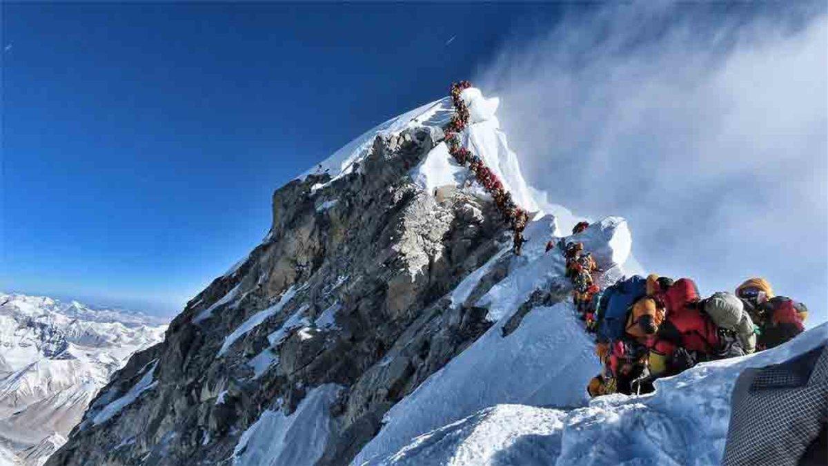Las colas en la cima del Everest