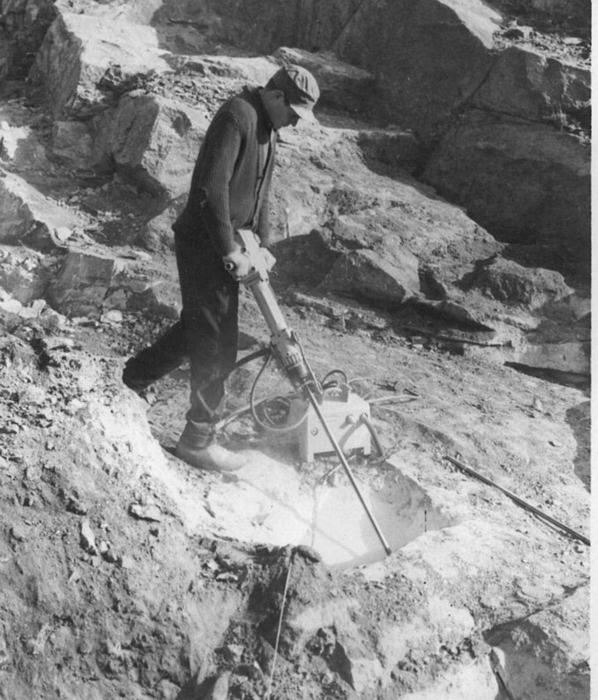 Vista aérea de Canteras del 
Arenal en los años 80.  |  Cedida