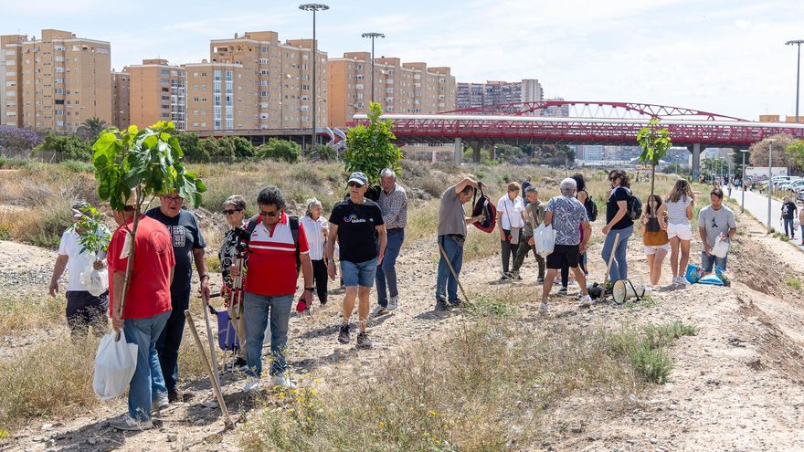 Plantacion reivindicativa a favor del Parque Central