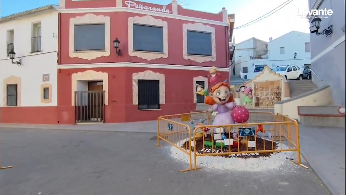 Vista aérea del monumento grande de la falla de Montserrat