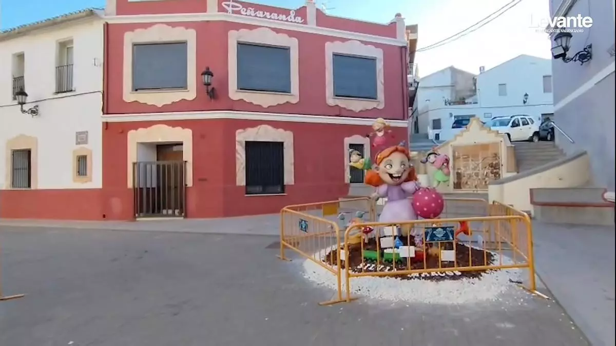 Turís y Catadau celebran la cremà con normalidad mientras Montserrat la pospone por el viento