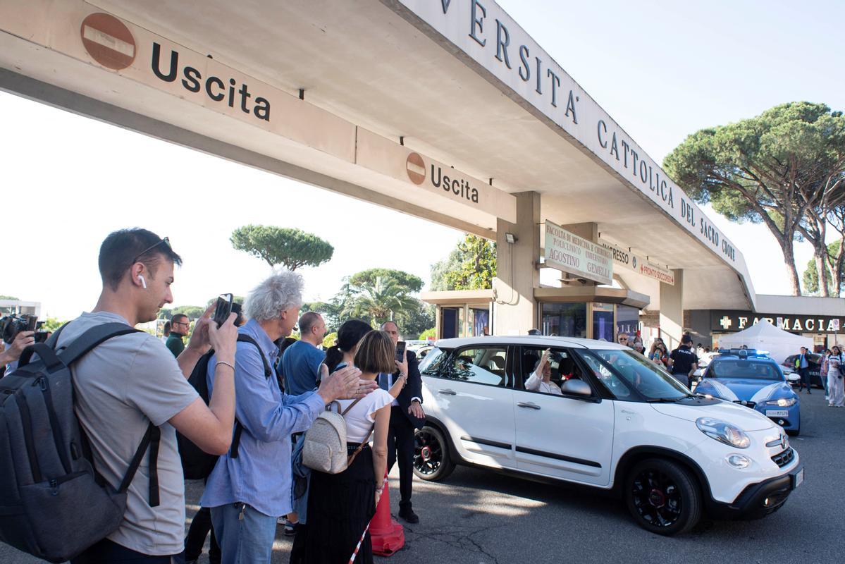 El Papa sale del hospital tras ser operado de una hernia abdominal