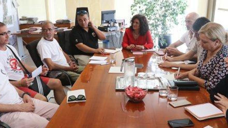 Un momento de la reunión celebrada ayer en el Consell de Ibiza con Élite Corsaris Eivissa.