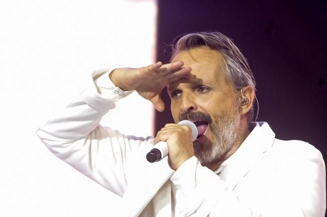 CONCIERTO DE MIGUEL BOSE EN EL PABELLON GRAN ...