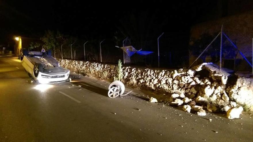 Sufre un accidente y abandona el coche en Felanitx