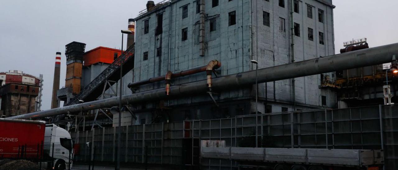 Instalaciones de la coquería avilesina. | Mara Villamuza
