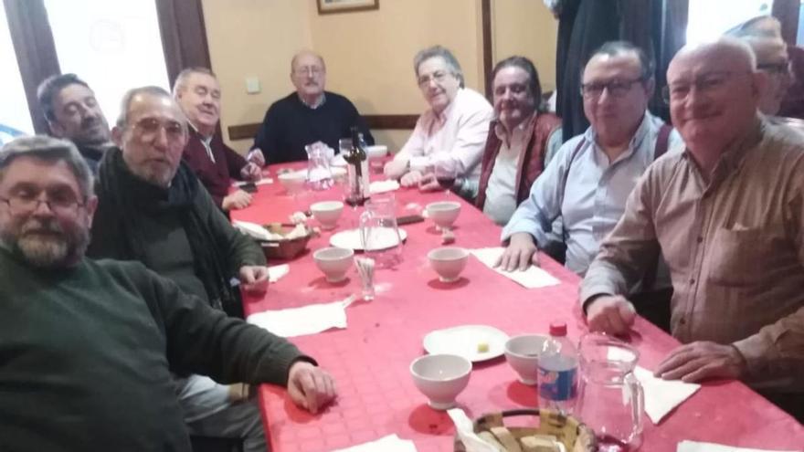 De cocido en el Pallares, en fraterna convivencia culinaria