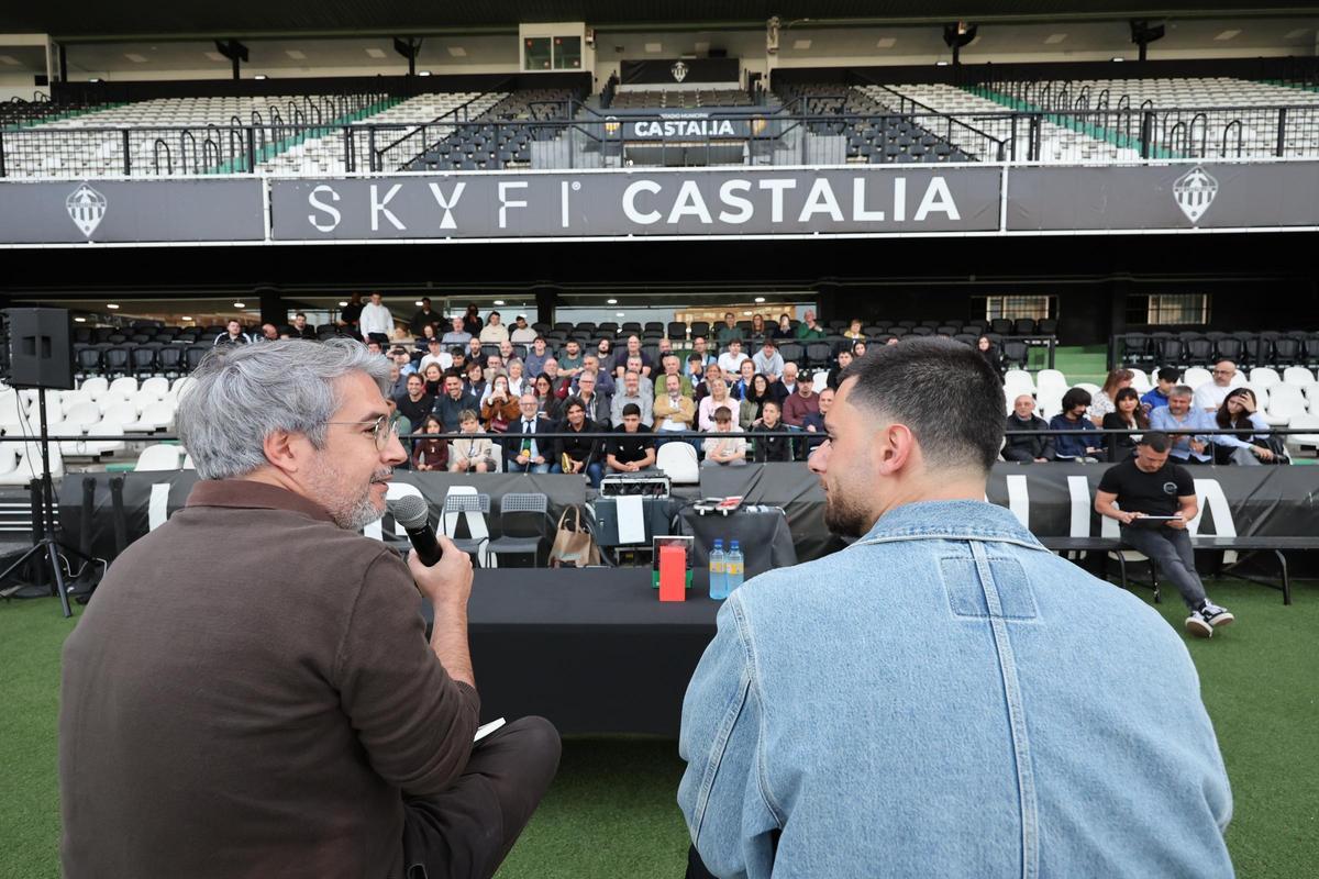 Galería | La presentación de 'El fútbol es nuestro', el libro de Rafael Escrig, en imágenes