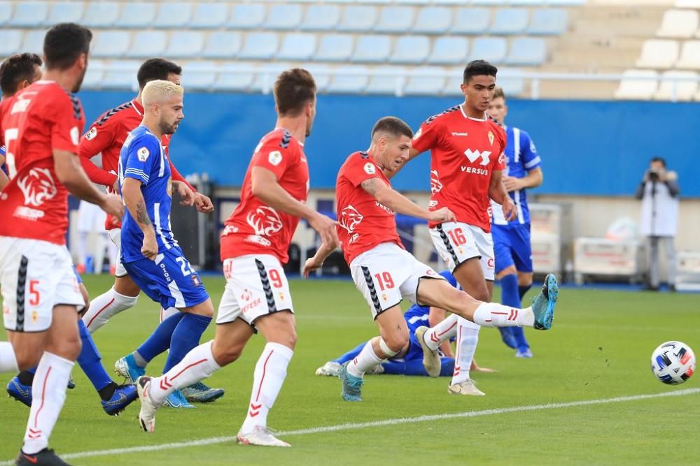 Toril sentencia al Lorca y da el primer triunfo al Real Murcia