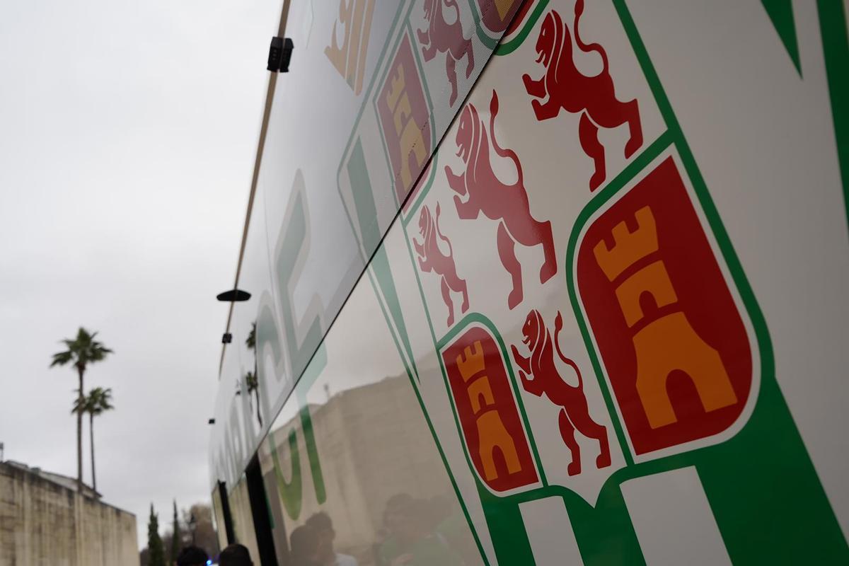 El Córdoba CF estrena autobús oficial