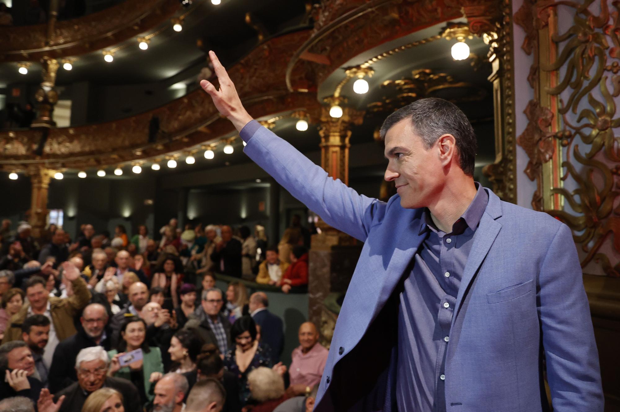 Sánchez clausura la conferencia municipal del PSOE en Valencia