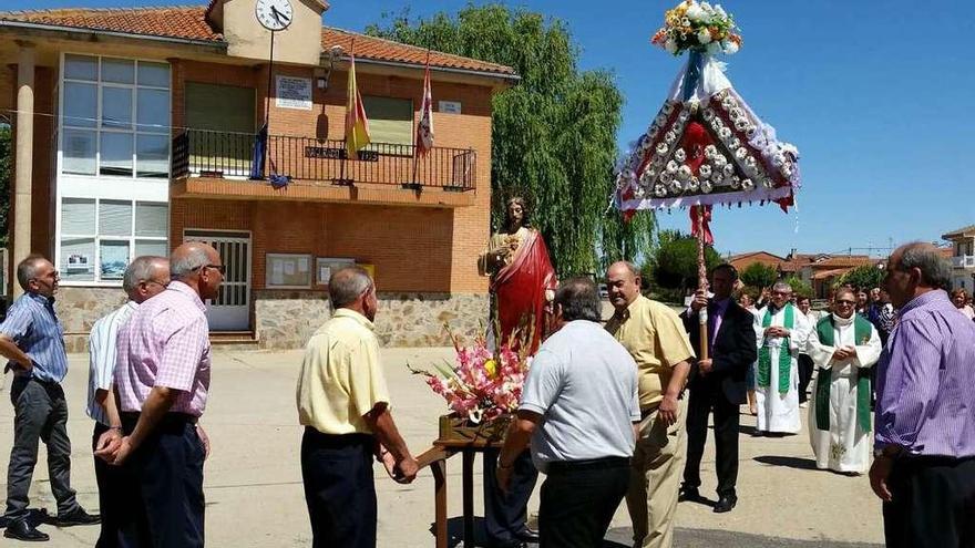 Bretocino canta el ramo al Corazón de Jesús